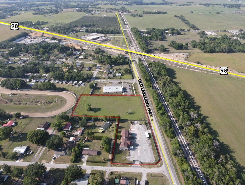 3.99 Ac Existing Building + Expansion portefeuille de 2 propriétés à vendre sur LoopNet.ca - Photo du bâtiment - Image 2 de 4