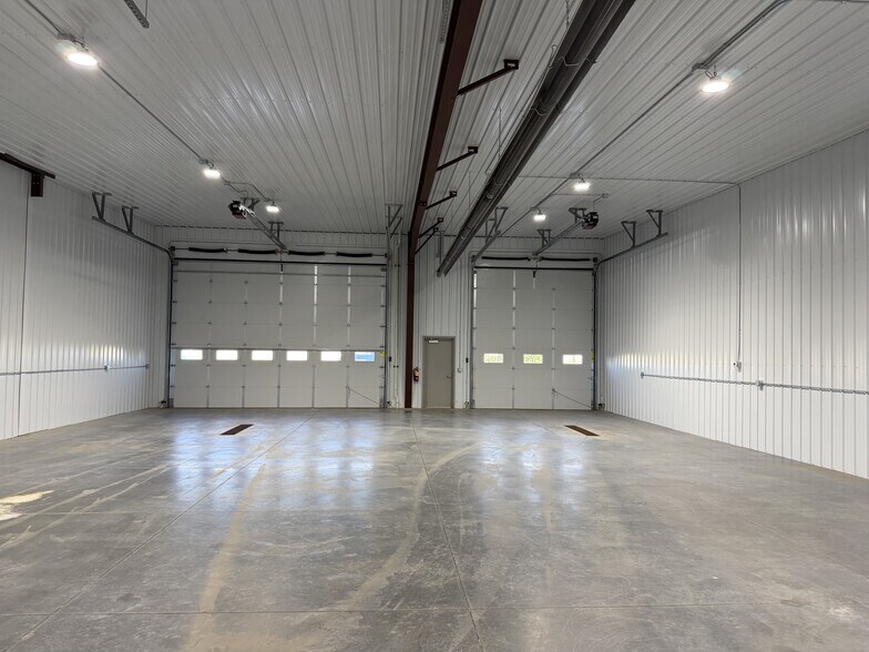 1620 Piper Street, Bismarck, ND for lease - Building Photo - Image 2 of 3