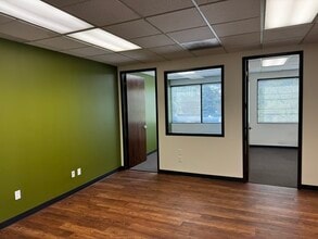 15060 Ventura Blvd, Sherman Oaks, CA for lease Interior Photo- Image 2 of 4