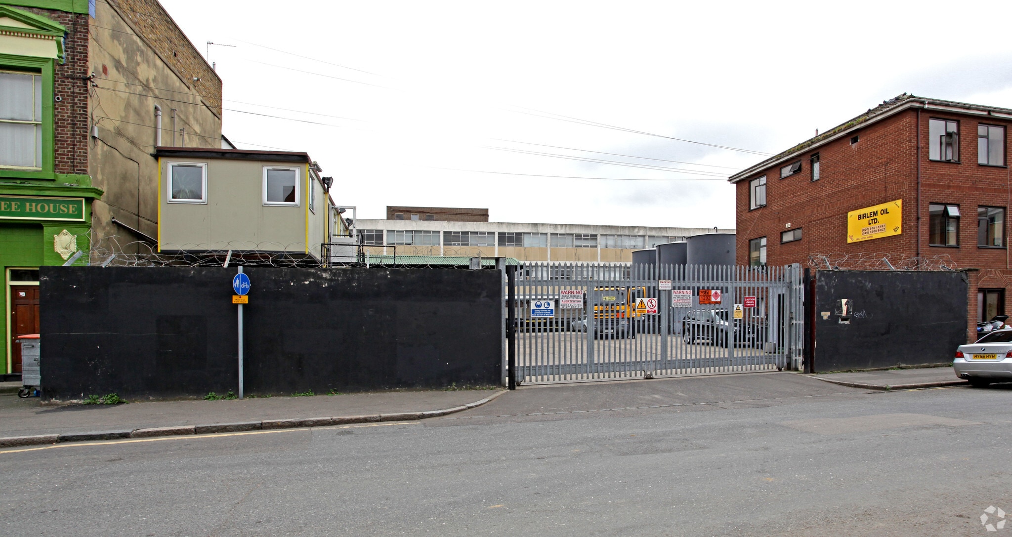 2-10 Markfield Rd, London for sale Primary Photo- Image 1 of 4