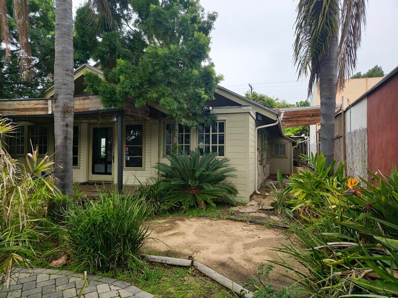 3127 Santa Monica Blvd, Santa Monica, CA à louer - Photo du bâtiment - Image 2 de 23