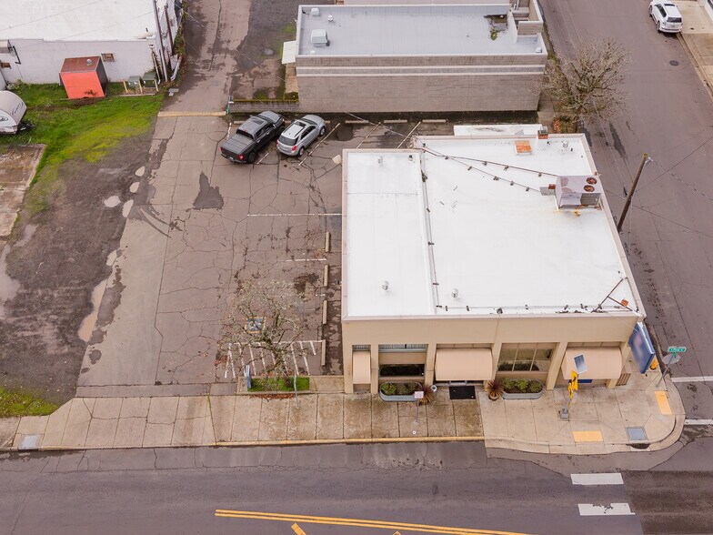 229 N First St, Drain, OR à vendre - Aérien - Image 3 de 13
