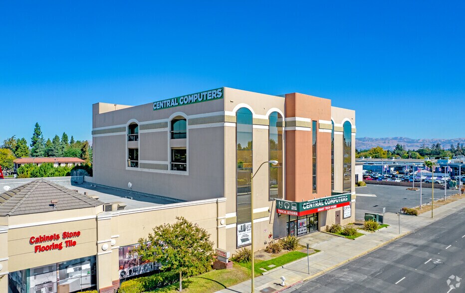 3777 Stevens Creek Blvd, Santa Clara, CA à louer - Photo du bâtiment - Image 3 de 5