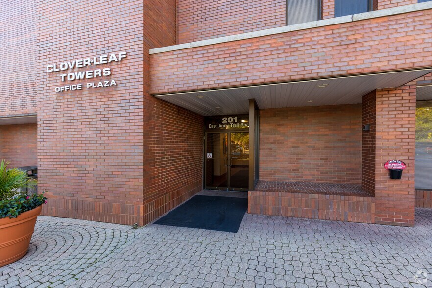 201 E Army Trail Rd, Bloomingdale, IL à louer - Photo du bâtiment - Image 2 de 16