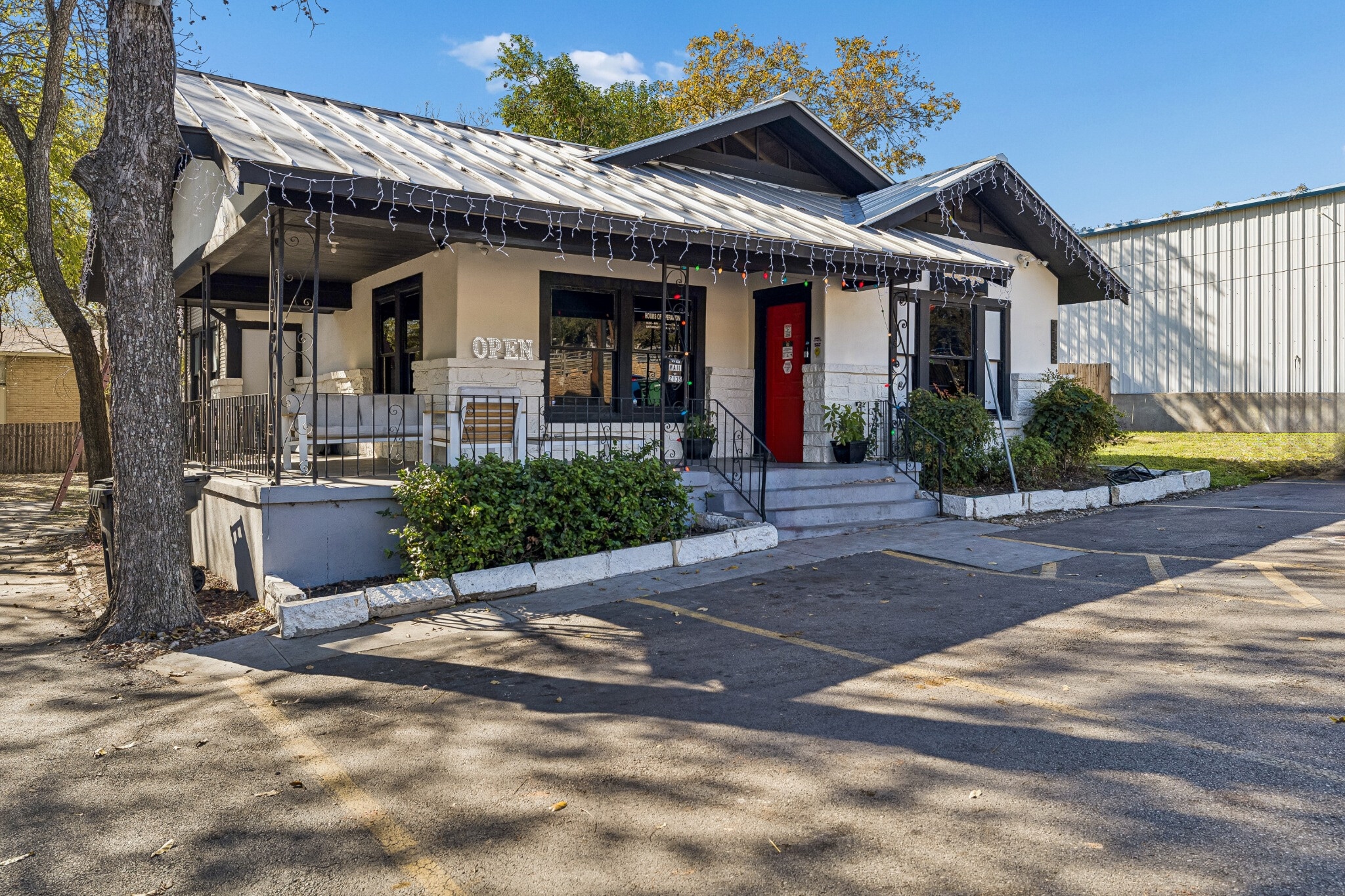 2135 Bandera, San Antonio, TX for sale Primary Photo- Image 1 of 12