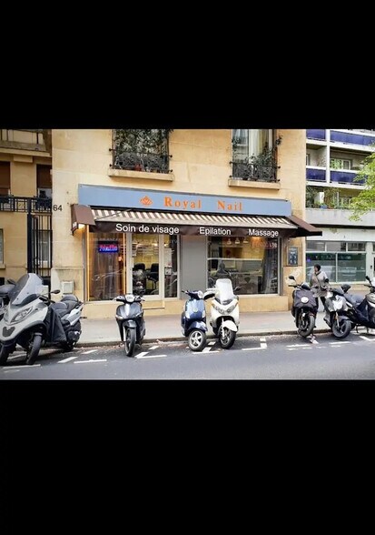 Commerce de détail dans Paris à louer - Photo du bâtiment - Image 2 de 10