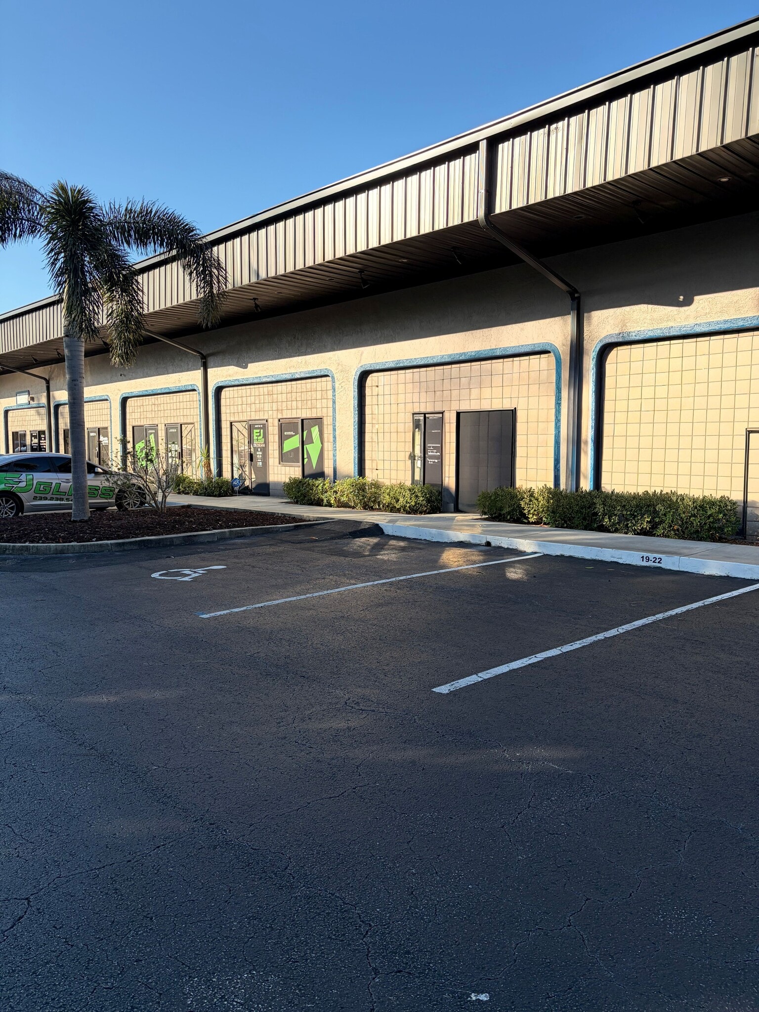 12165 Metro Pky, Fort Myers, FL for sale Primary Photo- Image 1 of 3