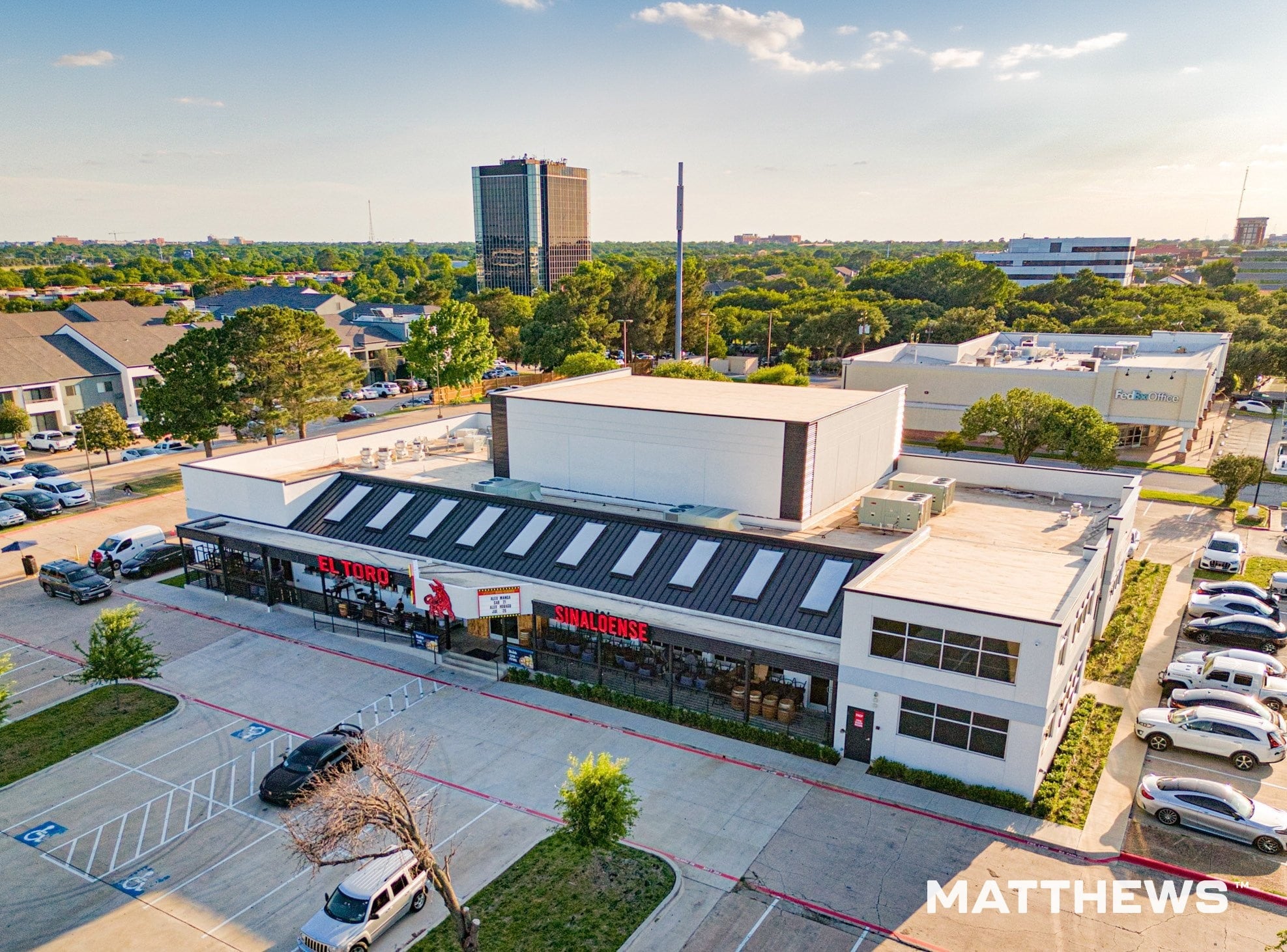 1520 Nolan Ryan Expy, Arlington, TX à vendre Photo du bâtiment- Image 1 de 5