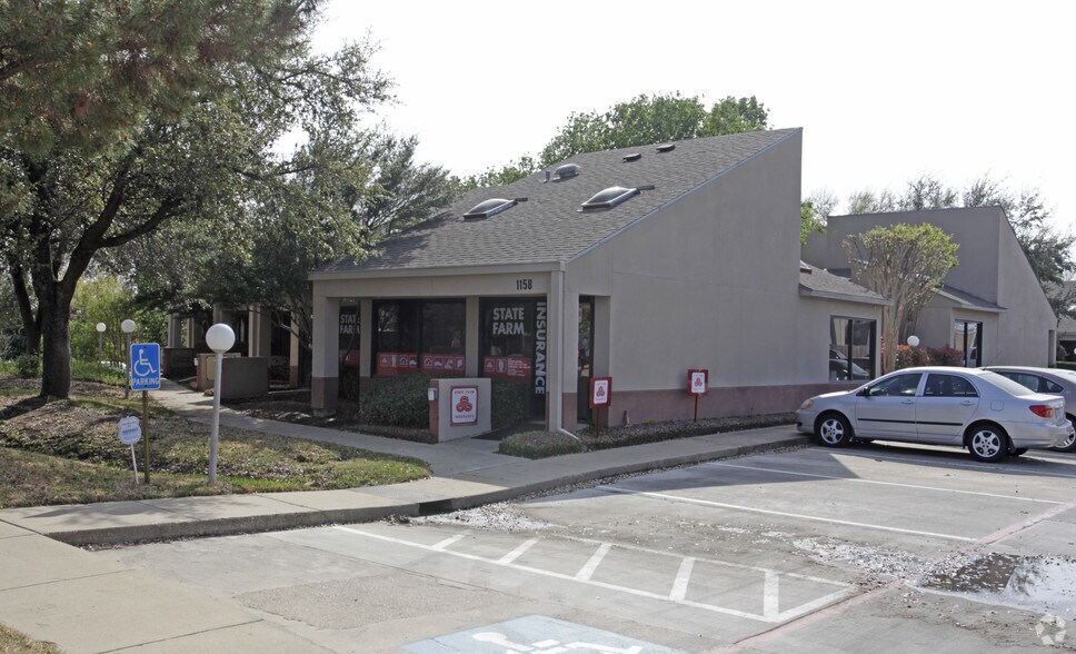 1164-1166 Country Club Ln, Fort Worth, TX à louer - Photo principale - Image 2 de 7