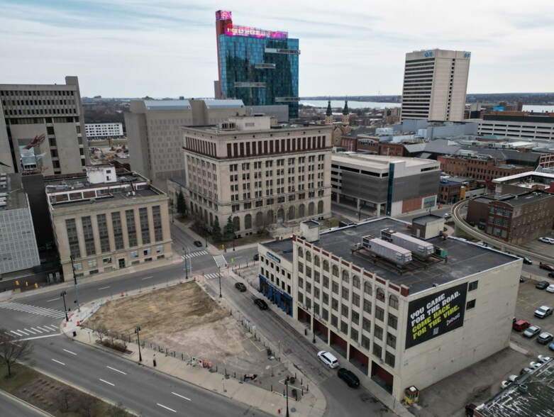 426 Clinton St, Detroit, MI à vendre - Photo du bâtiment - Image 1 de 8