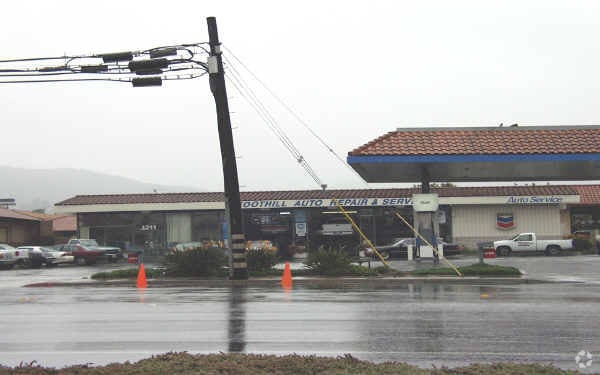 1211 E Vista Way, Vista, CA for lease - Building Photo - Image 3 of 8