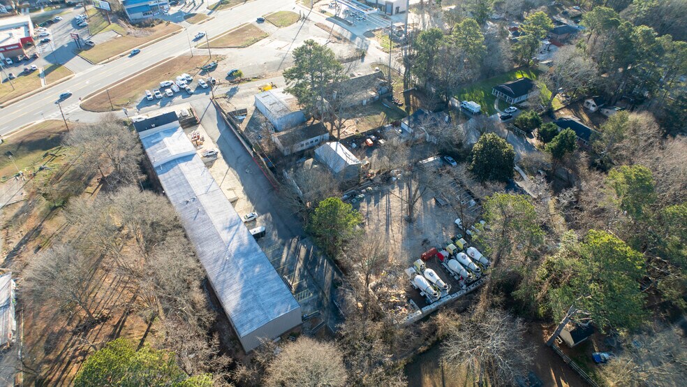 1692 Oak St, Marietta, GA à vendre - Photo du bâtiment - Image 3 de 7