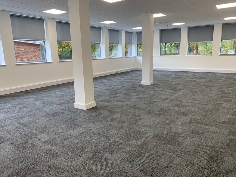 Bond Av, Milton Keynes à louer - Photo du bâtiment - Image 3 de 21