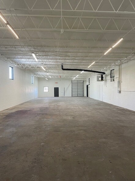 158 Oak St, Avondale Estates, GA for lease - Interior Photo - Image 3 of 10