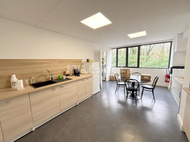 7 Rue René Cassin, Herblay-sur-Seine for lease - Interior Photo - Image 2 of 11