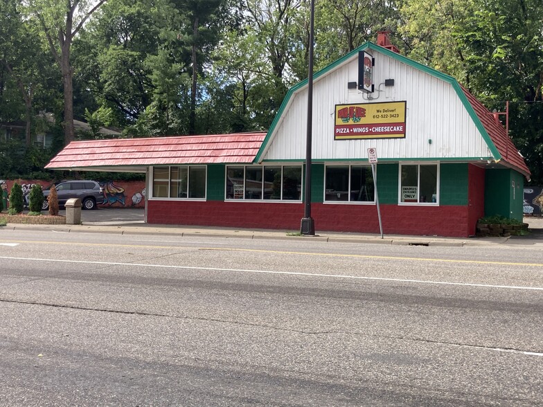 2715-2719 W Broadway Ave, Minneapolis, MN for sale - Building Photo - Image 1 of 22