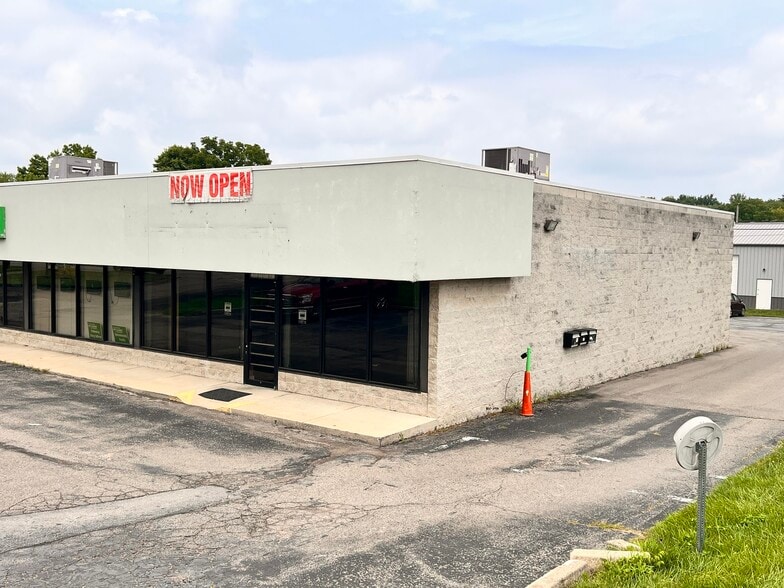 810 Ohio Pike, Withamsville, OH for lease - Building Photo - Image 2 of 34