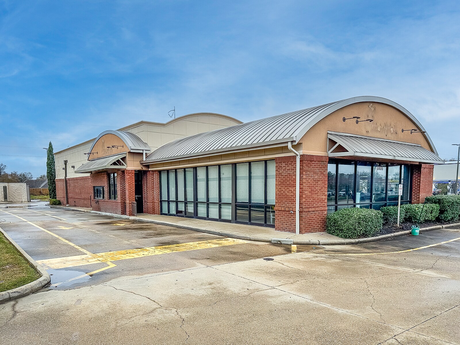 3806 Ambassador Caffery Pky, Lafayette, LA for sale Primary Photo- Image 1 of 4