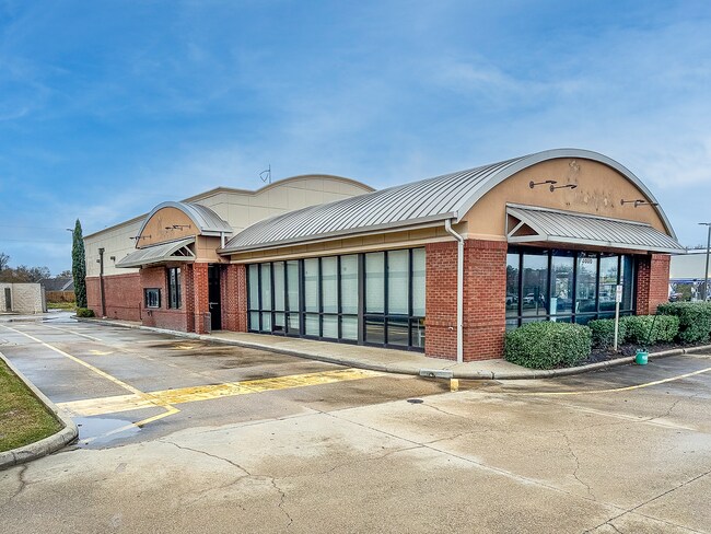 Plus de détails pour 3806 Ambassador Caffery Pky, Lafayette, LA - Commerce de détail à vendre