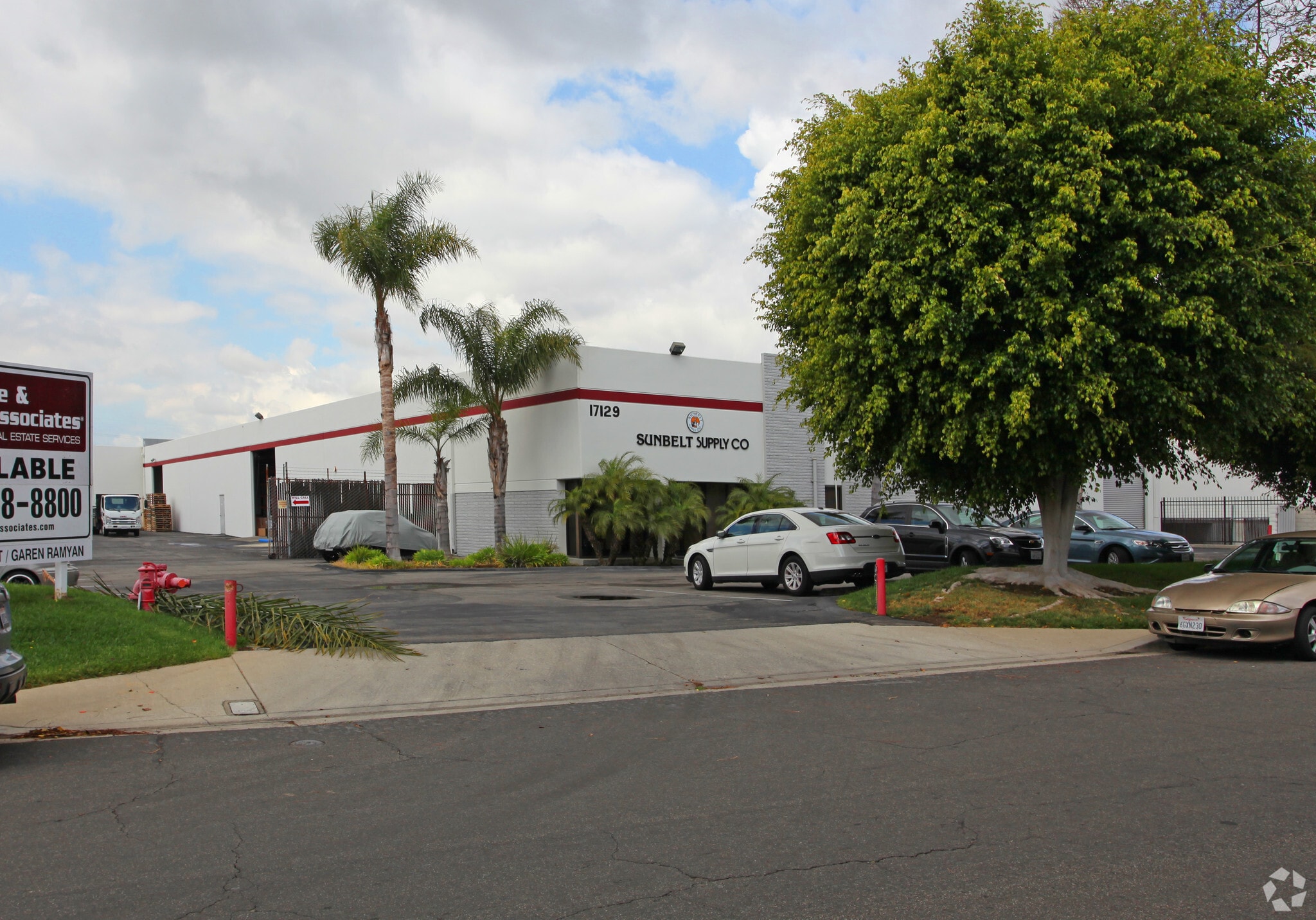 17129 S Kingsview Ave, Carson, CA for lease Primary Photo- Image 1 of 4