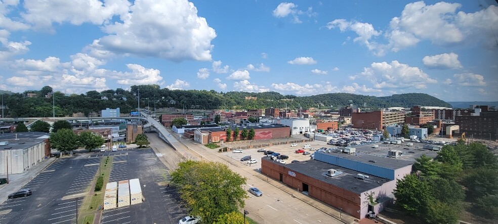 408 Leon Sullivan Way, Charleston, WV à louer - Photo du bâtiment - Image 1 de 25