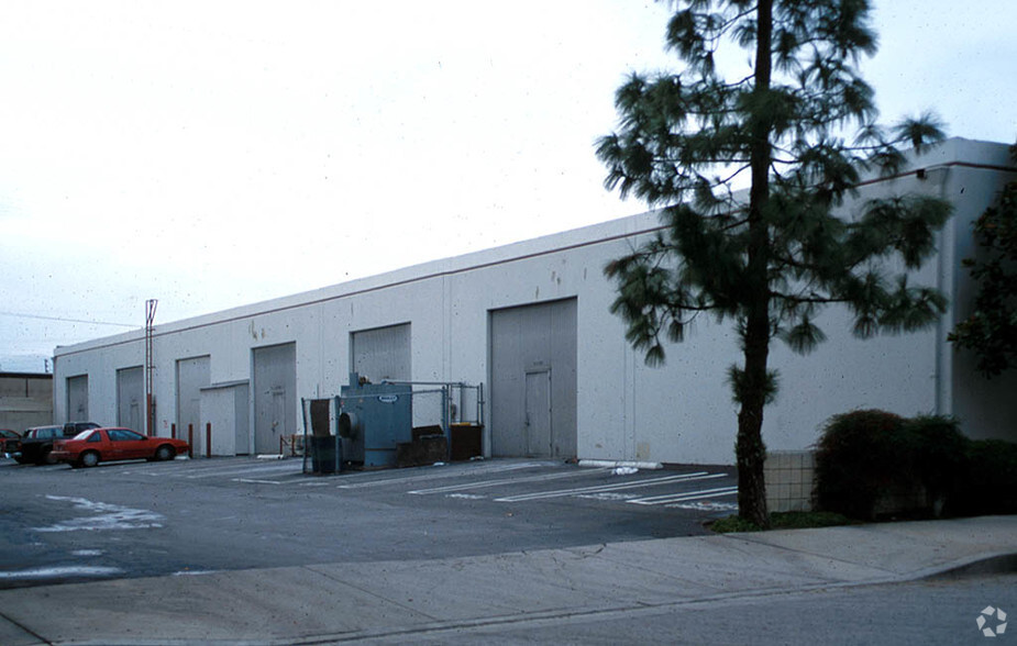 21200-21212 Nordhoff St, Chatsworth, CA for lease - Building Photo - Image 2 of 2