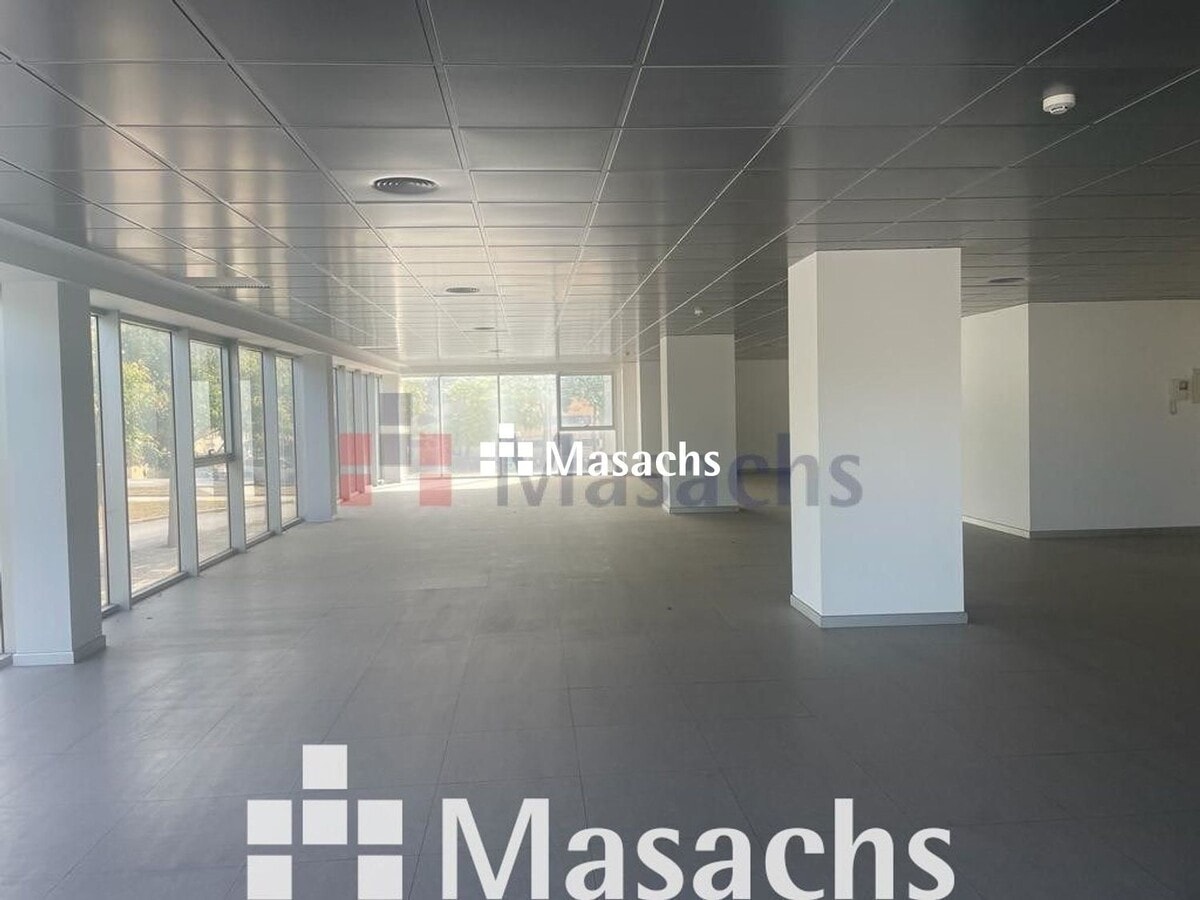 Terrassa, BAR 08228 - Unit Of. 6-7-8 -  - Interior Photo - Image 1 of 7