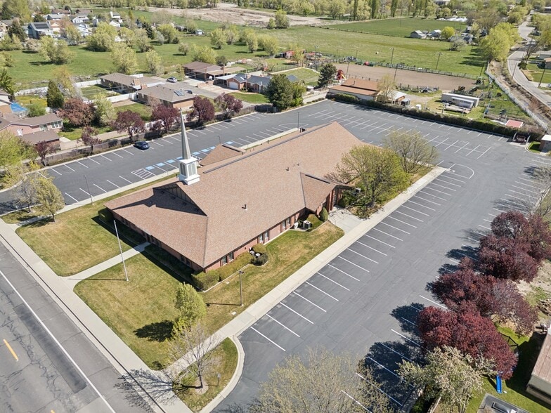 6695 S 2200 W, West Jordan, UT à vendre - Photo du bâtiment - Image 2 de 4