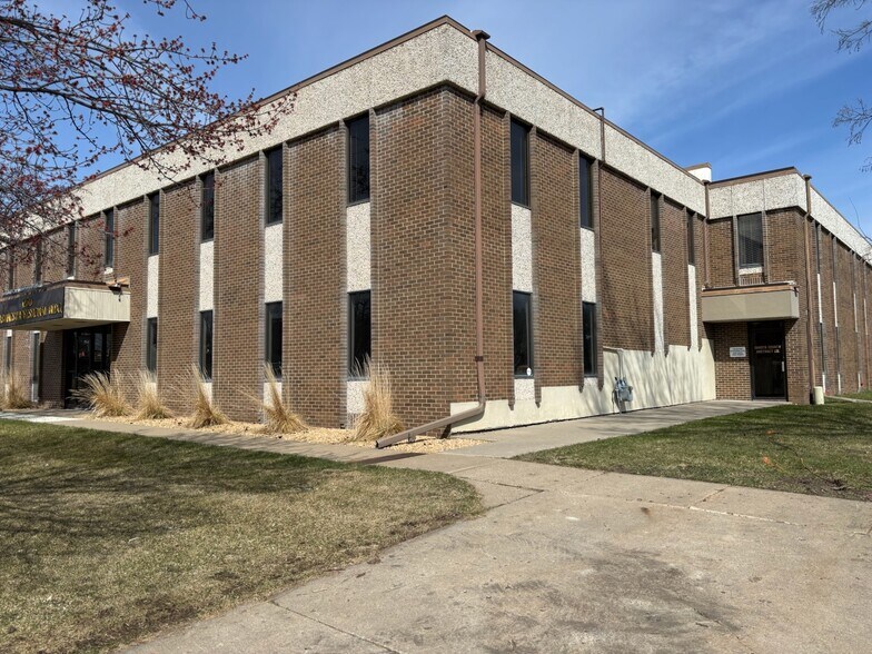1250 N Frontage Rd, Hastings, MN for lease - Building Photo - Image 2 of 16