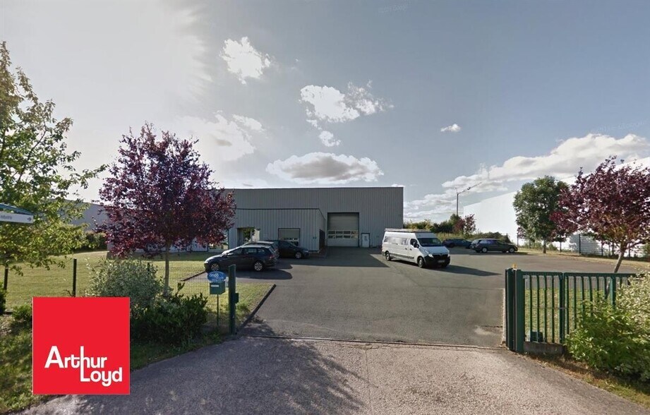 Flex in Fontenay-sur-Eure for sale - Building Photo - Image 1 of 5