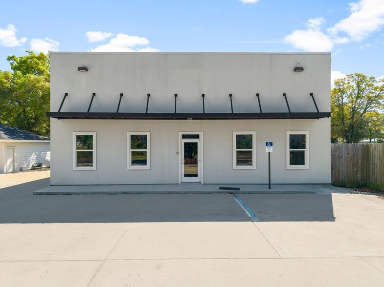 Panama City Office + Income Portfolio portfolio of 1 properties for sale on LoopNet.ca - Primary Photo - Image 1 of 31