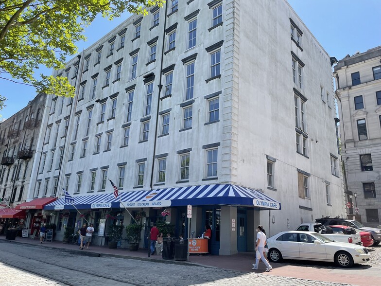 5 E River St, Savannah, GA for lease - Building Photo - Image 2 of 16