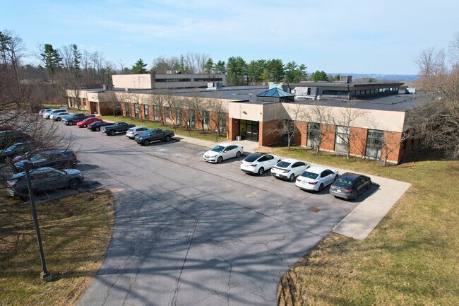 Plus de détails pour 20 Bomax Dr, Ithaca, NY - Industriel à vendre