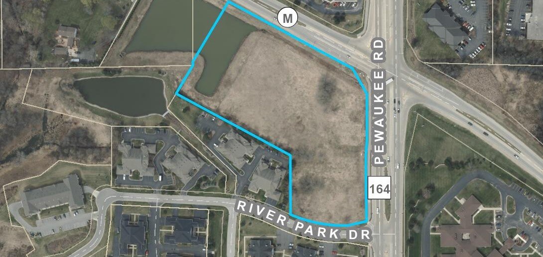 HWY 164 & HWY M, Pewaukee, WI à vendre Photo principale- Image 1 de 3
