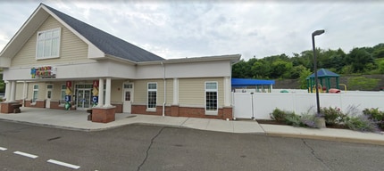 266-276 S Main St, Newtown, CT for lease Building Photo- Image 2 of 2