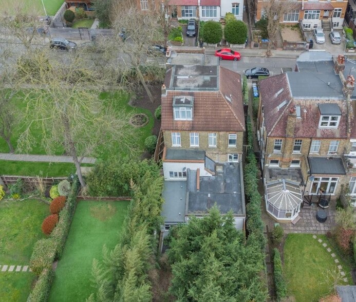 30 Chatsworth Rd, London for sale - Building Photo - Image 3 of 12