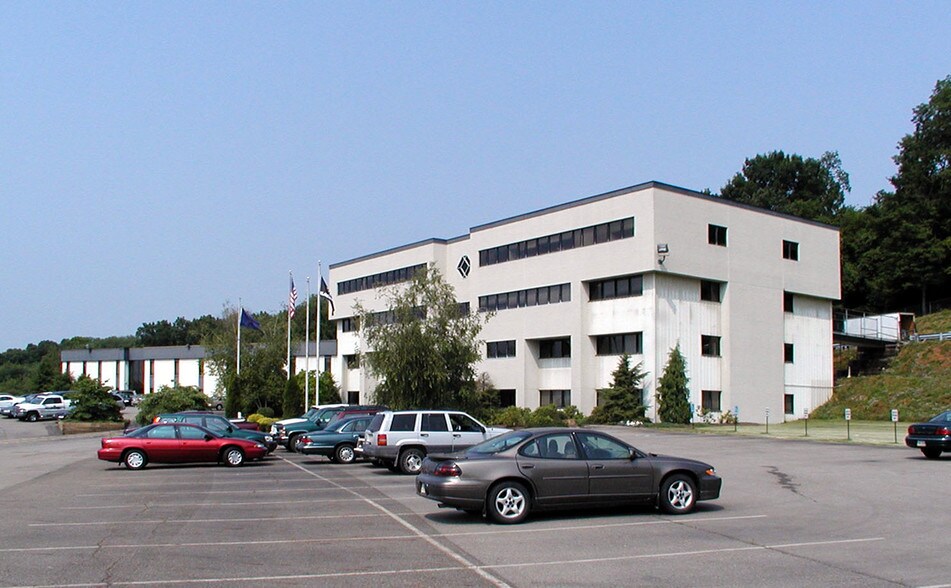 1000 Park Dr, Lawrence, PA à louer - Photo du bâtiment - Image 2 de 28