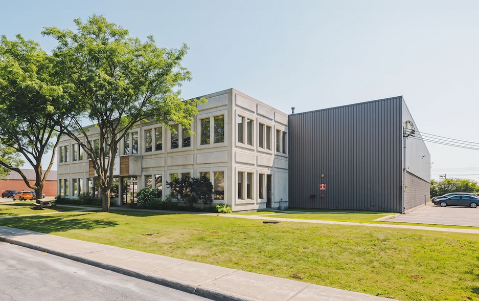 120 Rue Barr, Saint-Laurent, QC for lease - Building Photo - Image 1 of 6