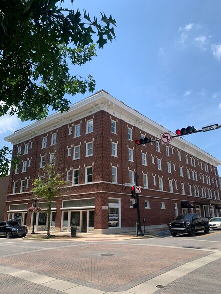 120 Holmes Ave NE, Huntsville, AL à louer - Photo du bâtiment - Image 1 de 8