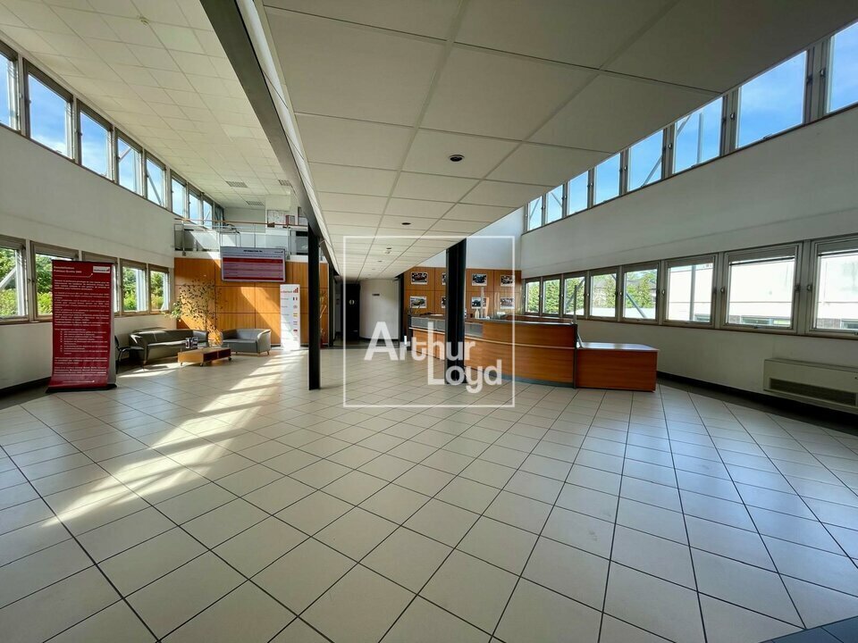 Flex in Melun for sale Lobby- Image 1 of 11