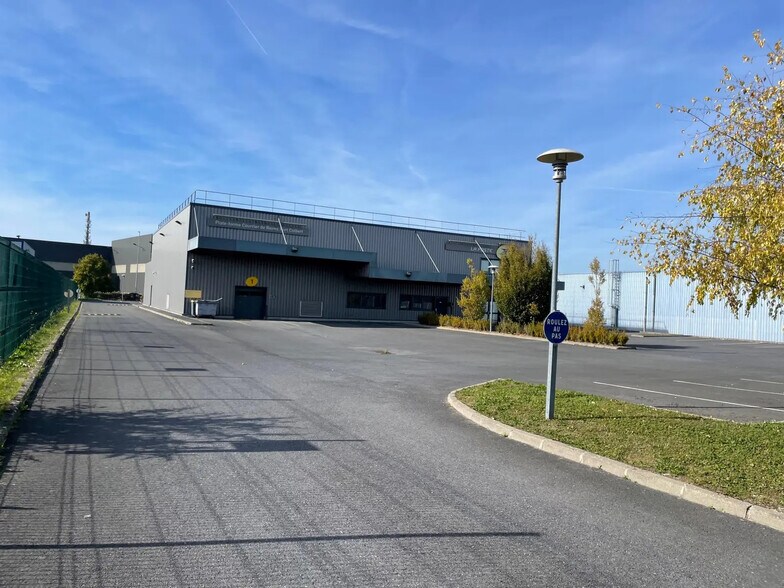 Flex dans Reims à louer - Photo du bâtiment - Image 1 de 5
