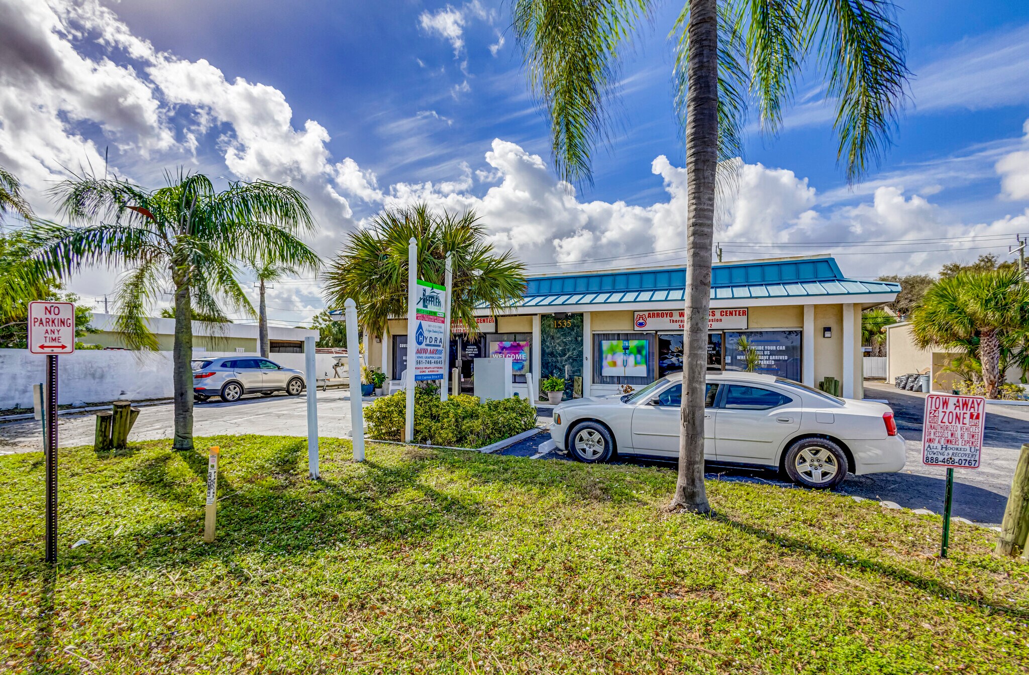 1535 Cypress Dr, Tequesta, FL for sale Primary Photo- Image 1 of 8