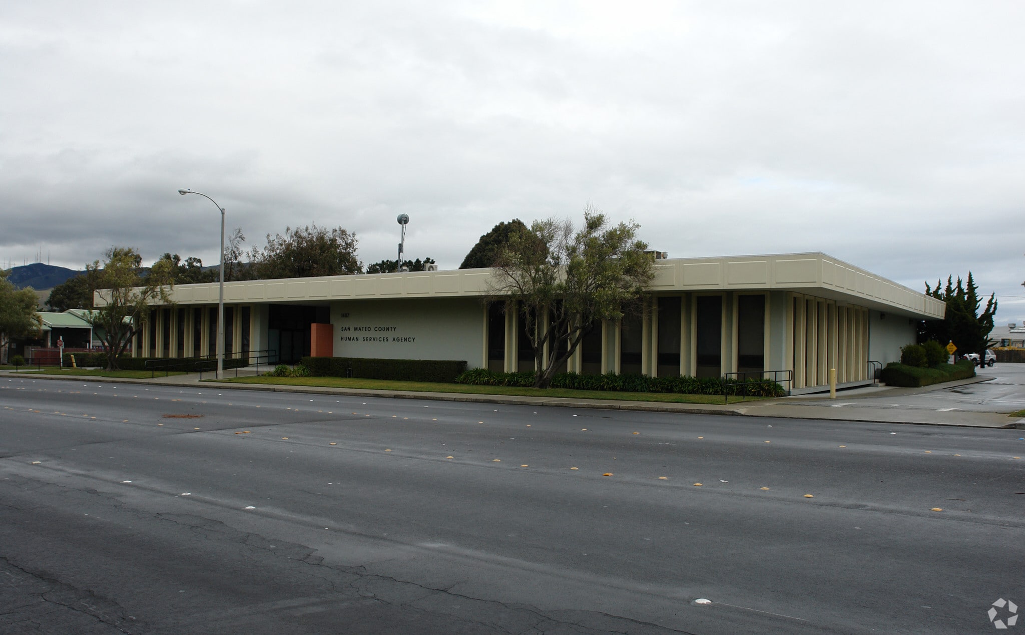 1487 Huntington Ave, South San Francisco, CA for lease Primary Photo- Image 1 of 4