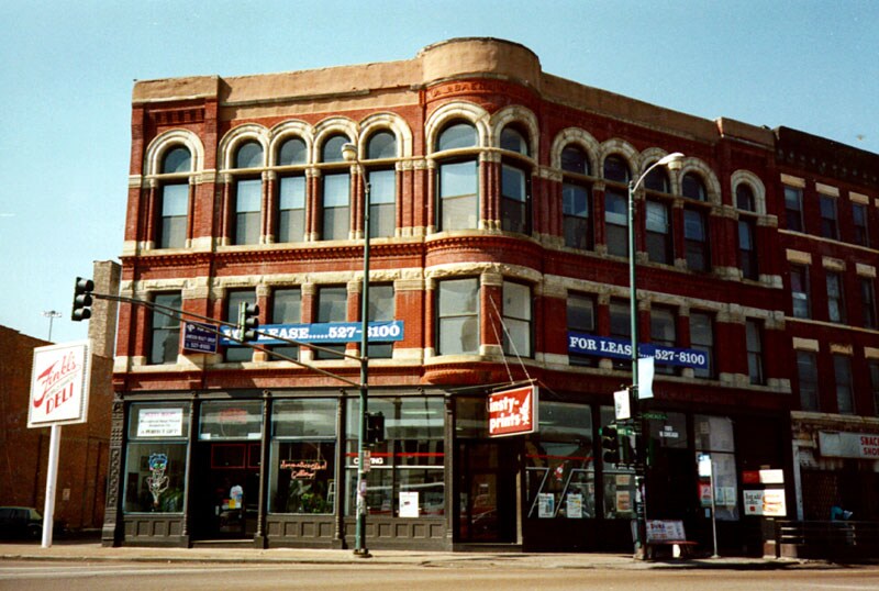 1105 W Chicago Ave, Chicago, IL à louer - Photo du bâtiment - Image 2 de 36