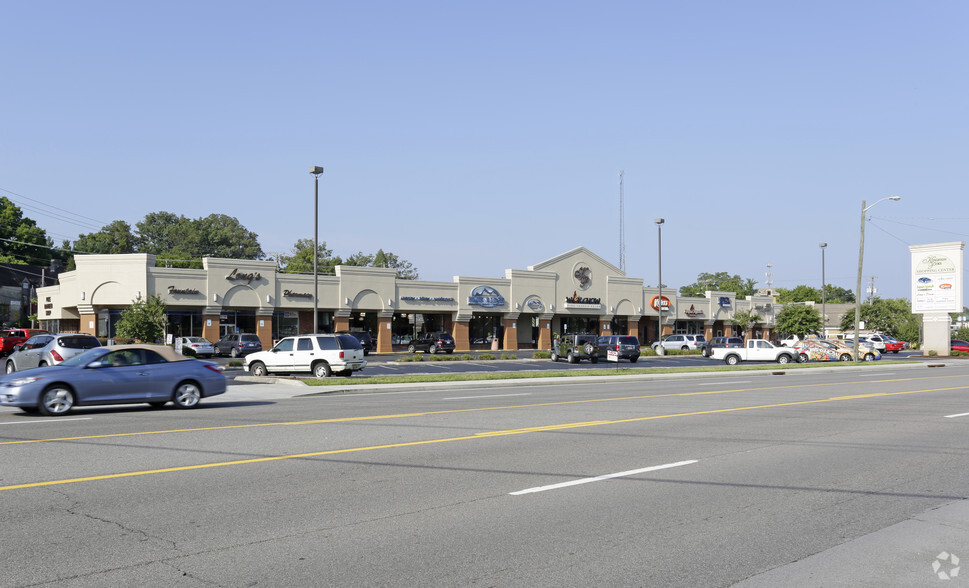 4602-4626 Kingston Pike, Knoxville, TN for lease - Primary Photo - Image 1 of 15