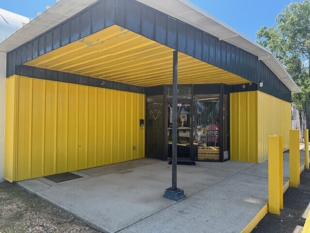 214 Domaris Ave, Lake Wales, FL à louer - Photo du bâtiment - Image 2 de 4