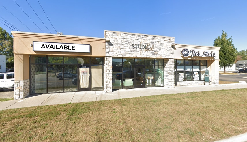 15556-15560 W Twelve Mile Rd, Southfield, MI for lease Building Photo- Image 1 of 4