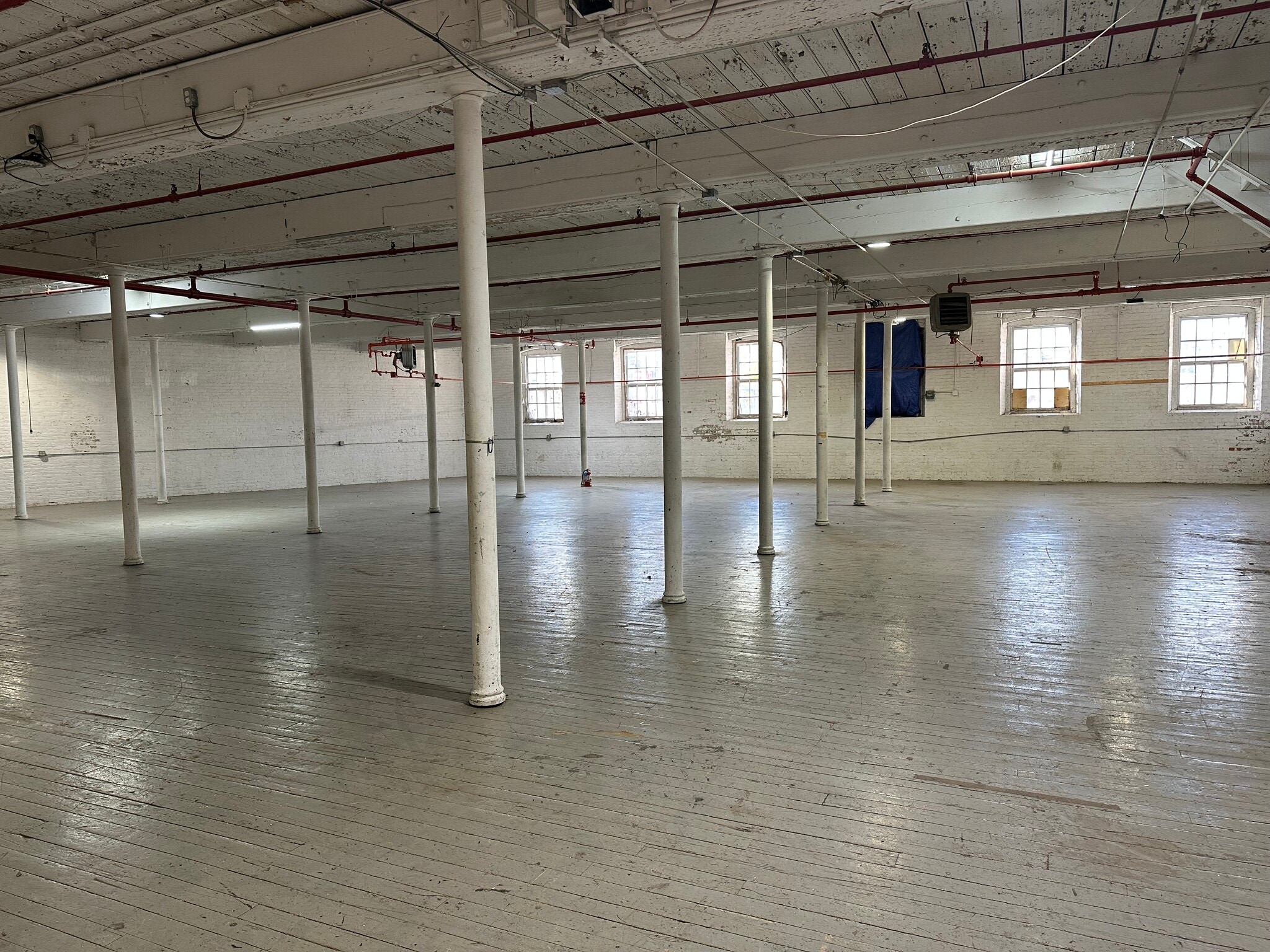 104 Anawan St, Fall River, MA à louer Photo intérieure- Image 1 de 2