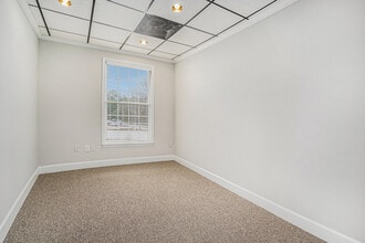 920 Holcomb Bridge Rd, Roswell, GA à louer Photo du bâtiment- Image 2 de 17