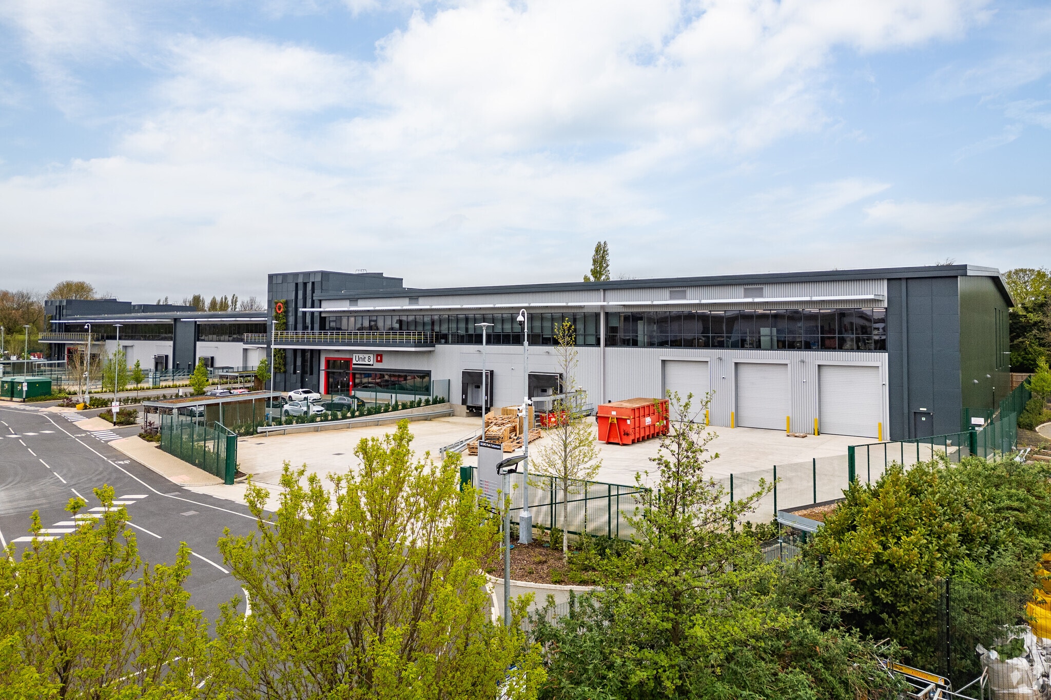 555 White Hart Ln, London for lease Primary Photo- Image 1 of 15